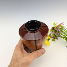 Load image into Gallery viewer, Flower pot
