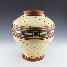 Charger l&#39;image dans la galerie, Vase segmenté avec une boîte secrète
