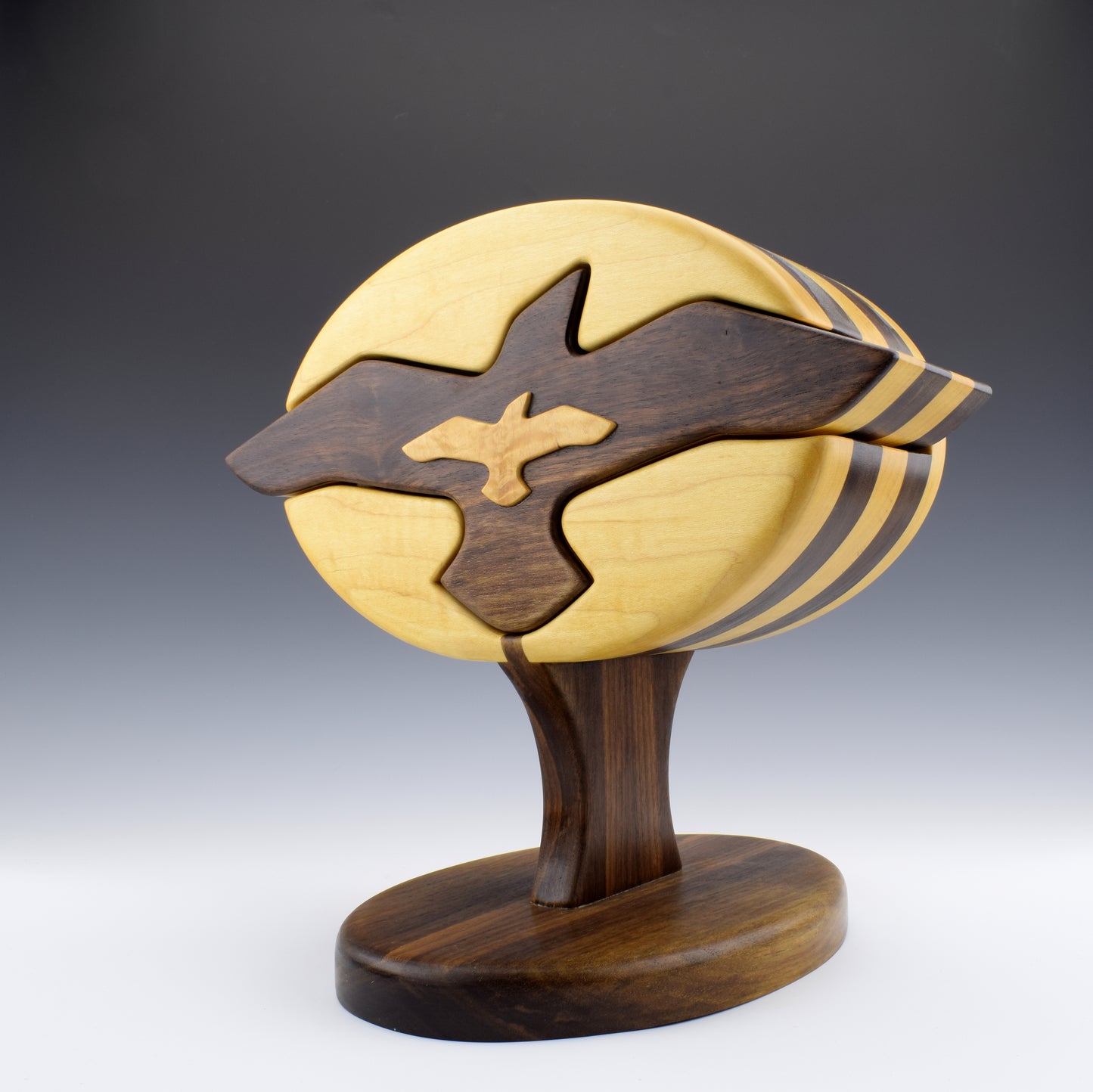 Big Bird Bandsaw Box made of walnut and maple. Features a hidden drawer and a remouvable tray. Designed and crafted in Canada by Simon Roy